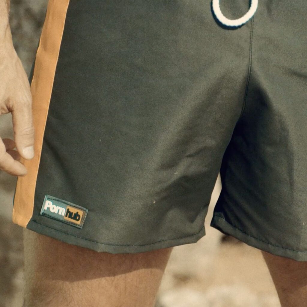 Círculo Textil - Pornhub bathing suit shorts Bonerless usado en la playa